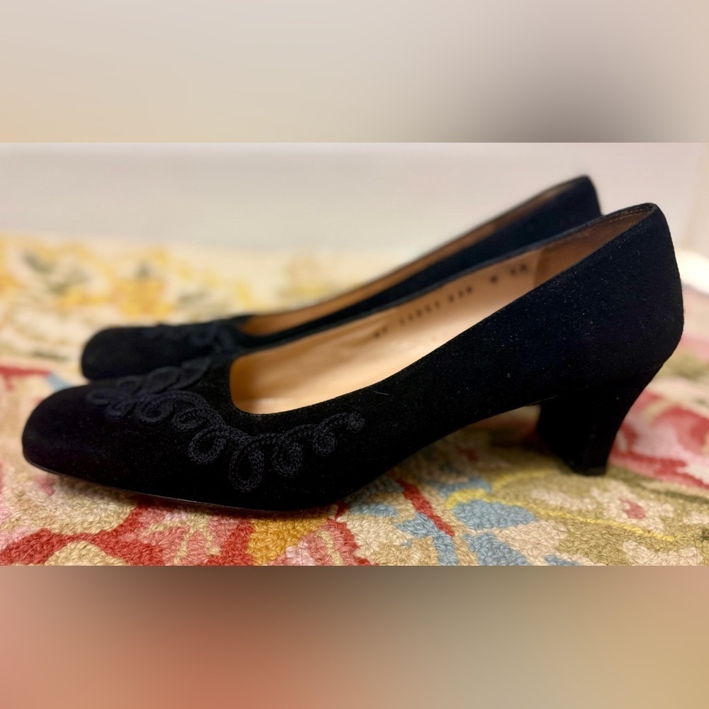 SALVATORE FERRAGAMO Vintage Black Suede Soutache Square Toe Block Heels - Size 8 - Picture 8 of 16
